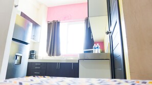 Fridge, microwave, stovetop, coffee/tea maker - Hotel Suites La Roca (Cancun)
