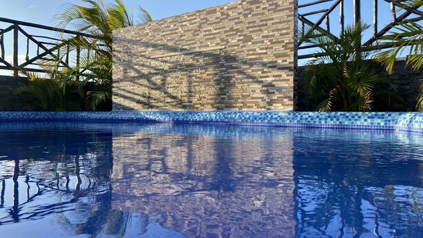 Outdoor pool - Hotel Suites La Roca (Cancun)