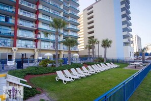 Property grounds - 3BR Oceanfront Condo: Pools, Hot Tub, & More! (Myrtle Beach)