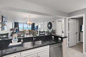 Interior - Pelican Beach 4th floor Upgraded 2 bedroom -on the beach- (Destin)