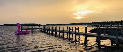 Plage, chaises longues