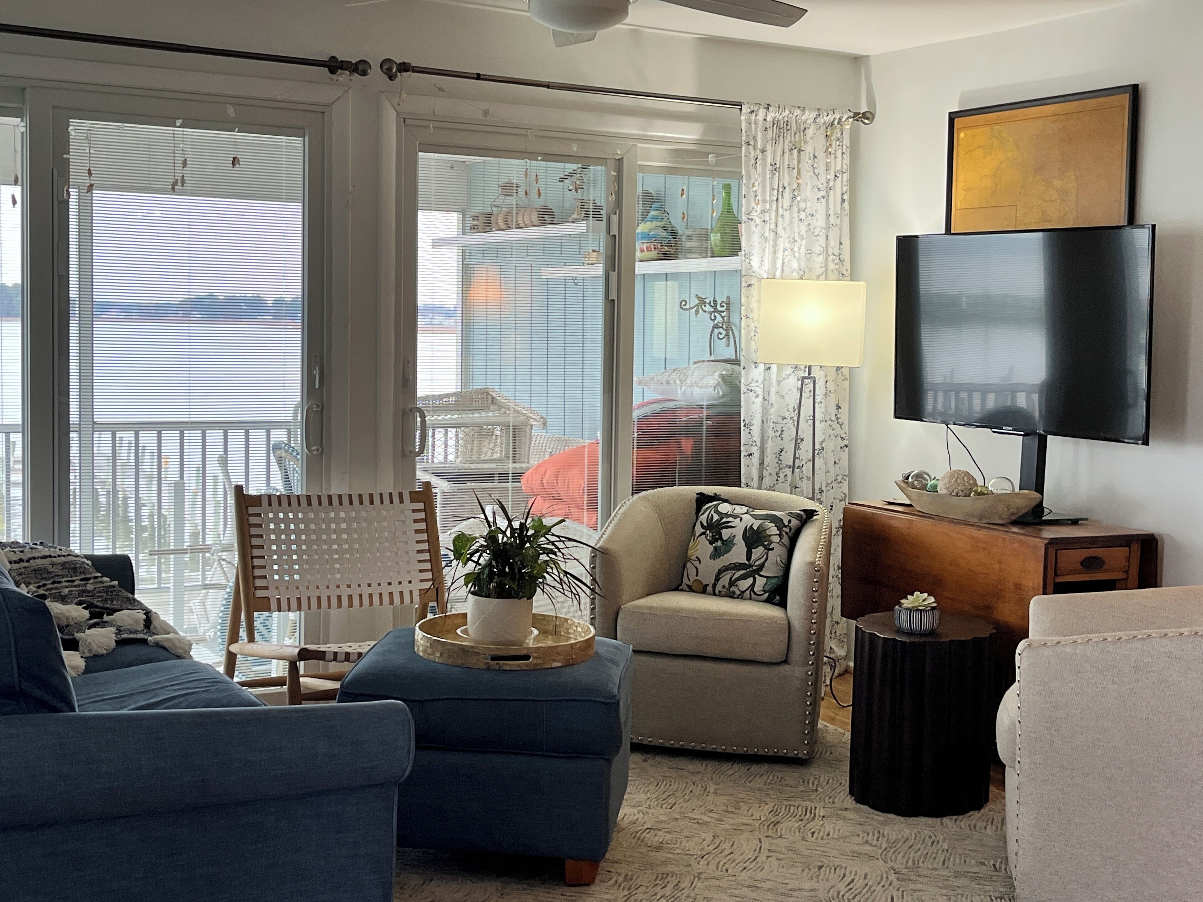 Smart-TV, Bücher, Musikbibliothek