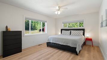 6 Schlafzimmer, Schreibtisch, BĂŒgeleisen/BĂŒgelbrett, kostenloses WLAN