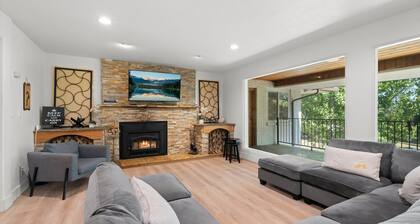 The Brite House – Newly Remodeled 6 Bed / 6 Bath Retreat