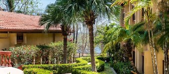 Light & Breezy Nyrenoveret Casa Om - Pool-Front m / Ocean Views