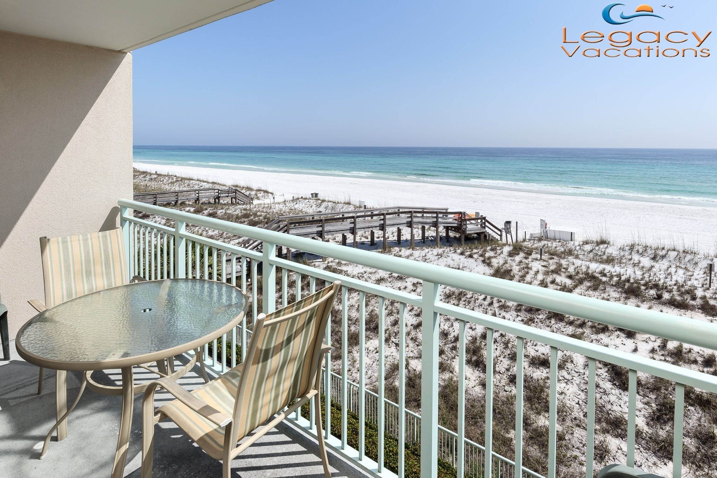 PI 304 - Beachfront Condo - Sleeps 6 - Beach Service - Great Family Getaway!