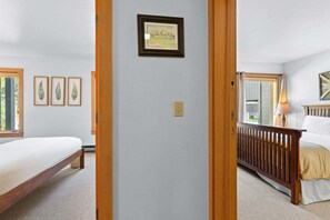 2 bedrooms, iron/ironing board, free WiFi, bed sheets - RMR: Rendezvous A3 Condo in Teton Village (Teton Village)