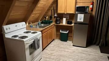 Frigorífic, microones, forn i placa de cuina