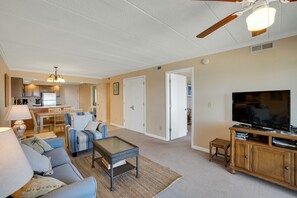 Smart TV, DVD player - Enjoy your magnificent ocean views from your huge balcony! (Nags Head)