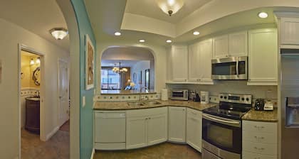 Stroll to Beach, Relax in Comfort! Jacuzzi Tub, Jet Shower, BBQ - Top Rated!