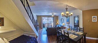 Stroll to Beach, Relax in Comfort! Jacuzzi Tub, Jet Shower, BBQ - Top Rated! 
