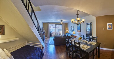 Stroll to Beach, Relax in Comfort! Jacuzzi Tub, Jet Shower, BBQ - Top Rated! 