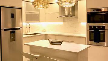 Fridge, microwave, oven, stovetop