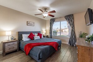 3 chambres, bureau, fer et planche à repasser, Wi-Fi gratuit