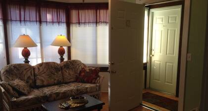 Deland Marigold Caribbean, Spacieux, lit confortable, prĂšs du centre-ville de DeLand