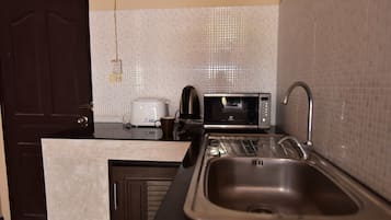 Estúdio conforto | Cozinha americana privada | Geladeira, micro-ondas, chaleira elétrica