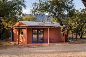 Exterior - Private Cozy Casita @ La Hacienda Chuparosa (Tucson)