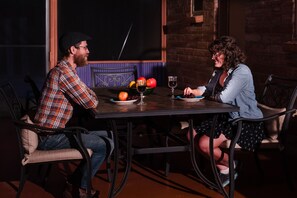 Outdoor dining - Private Cozy Casita @ La Hacienda Chuparosa (Tucson)