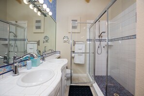 Hair dryer, towels, toilet paper -  FREE WIFI 75" HD TV, Netflix, Surround Sound, Bikes, Parking, Putting Green (Huntington Beach)