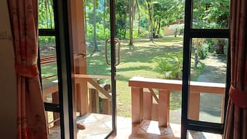 Comfort Bungalow | Garden view