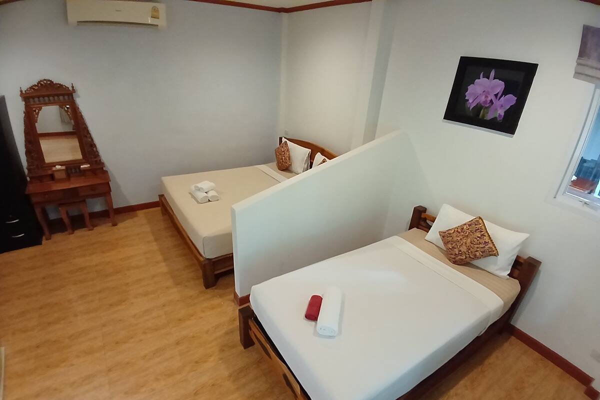 Grand Bungalow | 1 bedroom, in-room safe, individually furnished, desk