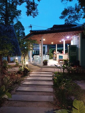 Reception - Baan Long Beach (Ko Lanta)