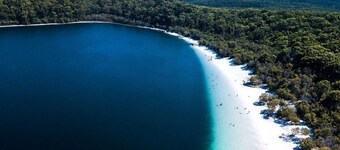 Entire House. THE Closest Accom to Kingfisher Resort & Beach on the Island