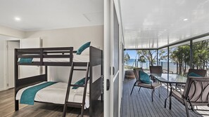 5 bedrooms, iron/ironing board, bed sheets - Entire House. THE Closest Accom to Kingfisher Resort & Beach on the Island (Fraser Island)