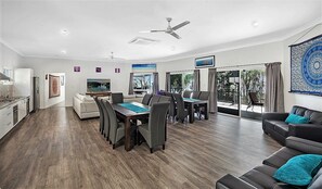 Interior - Entire House. THE Closest Accom to Kingfisher Resort & Beach on the Island (Fraser Island)