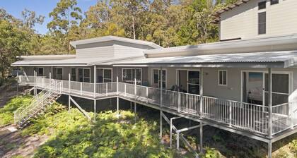 Entire House. THE Closest Accom to Kingfisher Resort & Beach on the Island