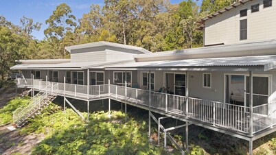 Entire House. THE Closest Accom to Kingfisher Resort & Beach on the Island