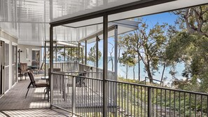 Terrace/patio - Entire House. THE Closest Accom to Kingfisher Resort & Beach on the Island (Fraser Island)