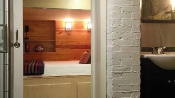 2 bedrooms, blackout drapes, iron/ironing board, free WiFi