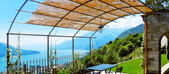 Villa for relaxing holidays with magnificent views of Lake Como