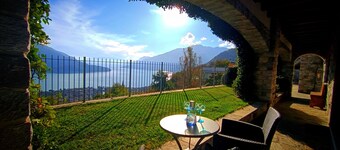 Villa pour des vacances reposantes avec une vue magnifique sur le lac de Côme