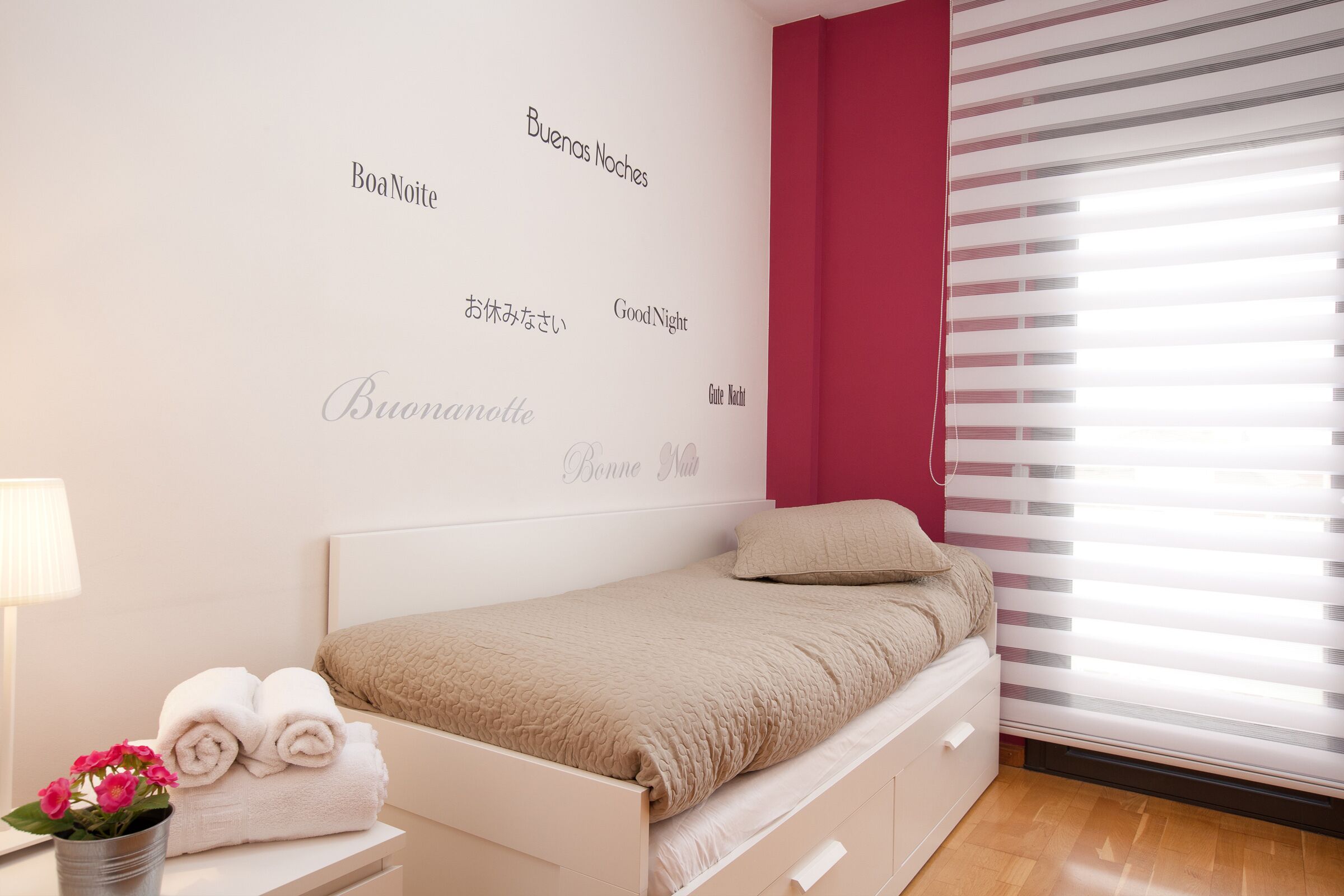 3 bedrooms, desk, iron/ironing board, travel crib