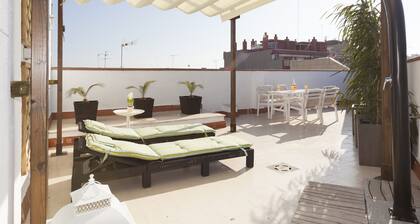 SUNNY ATTIC, 2 TERRACES, PRIVATE SOLARIUM, 3 ROOM, 2 BATHS. 3 MIN TO SUBWAY.