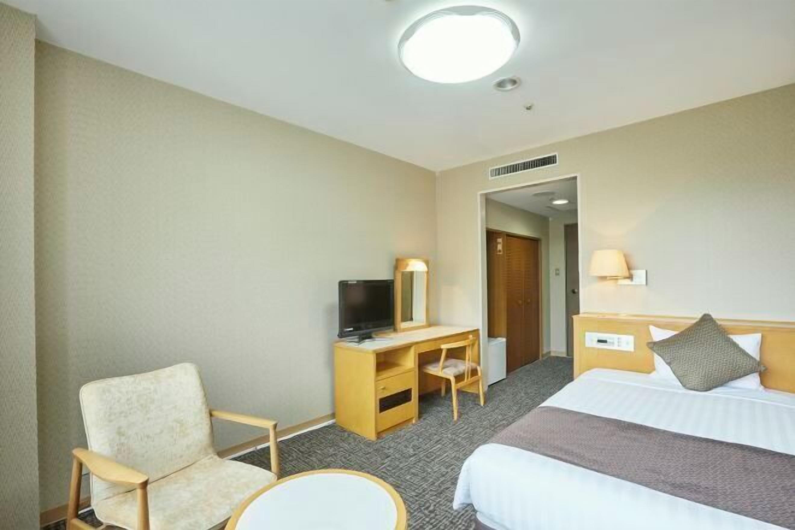 客房内保险箱、免费 WiFi