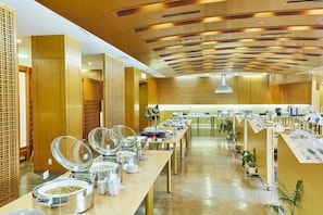 Breakfast and dinner served  - Kamenoi Hotel Kitsuregawa (Sakura)