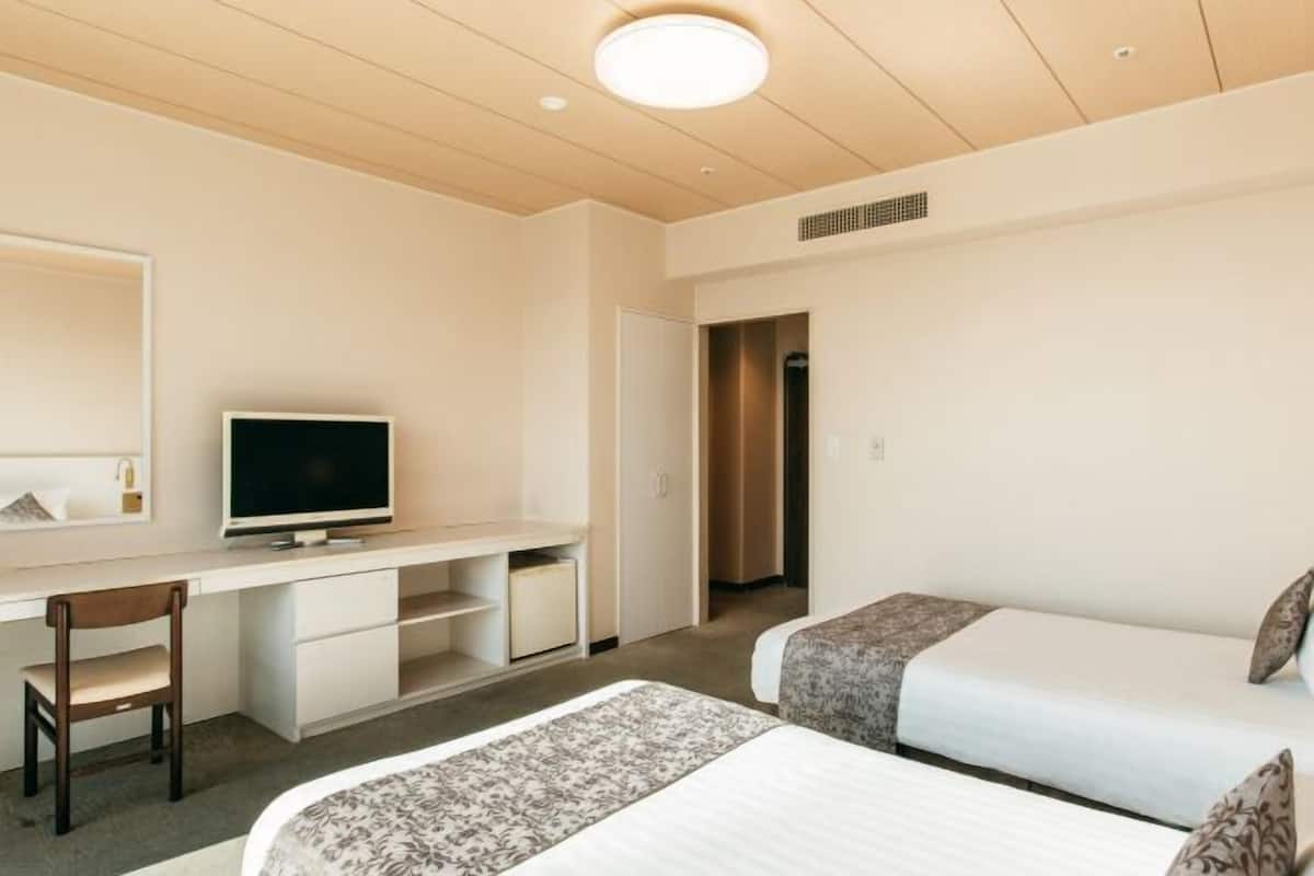 Caja de seguridad en la habitación, wifi gratis y ropa de cama