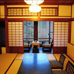 Dining - Akebono (Saga)