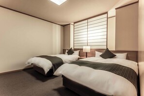 Habitació, 5 dormitoris, bany privat, vistes al mar (Japanese Style Room, For 5 People) | Caixa forta a l'habitació, escriptori, wifi gratuïta i roba de llit 