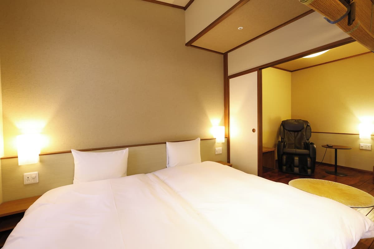 Chambre avec lits jumeaux de style japonais, non-fumeur (For 2 people) | Coffre-fort, accès au Wi-Fi (inclus), literie fournie