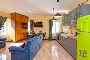 Executive-Apartment, 1 Schlafzimmer, Seeblick | Eigene Küche | Großer Kühlschrank, Mikrowelle, Ofen, Herdplatte