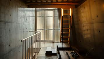 Signature Loft, 2 Single Beds | 1 bedroom, premium bedding, desk, rollaway beds