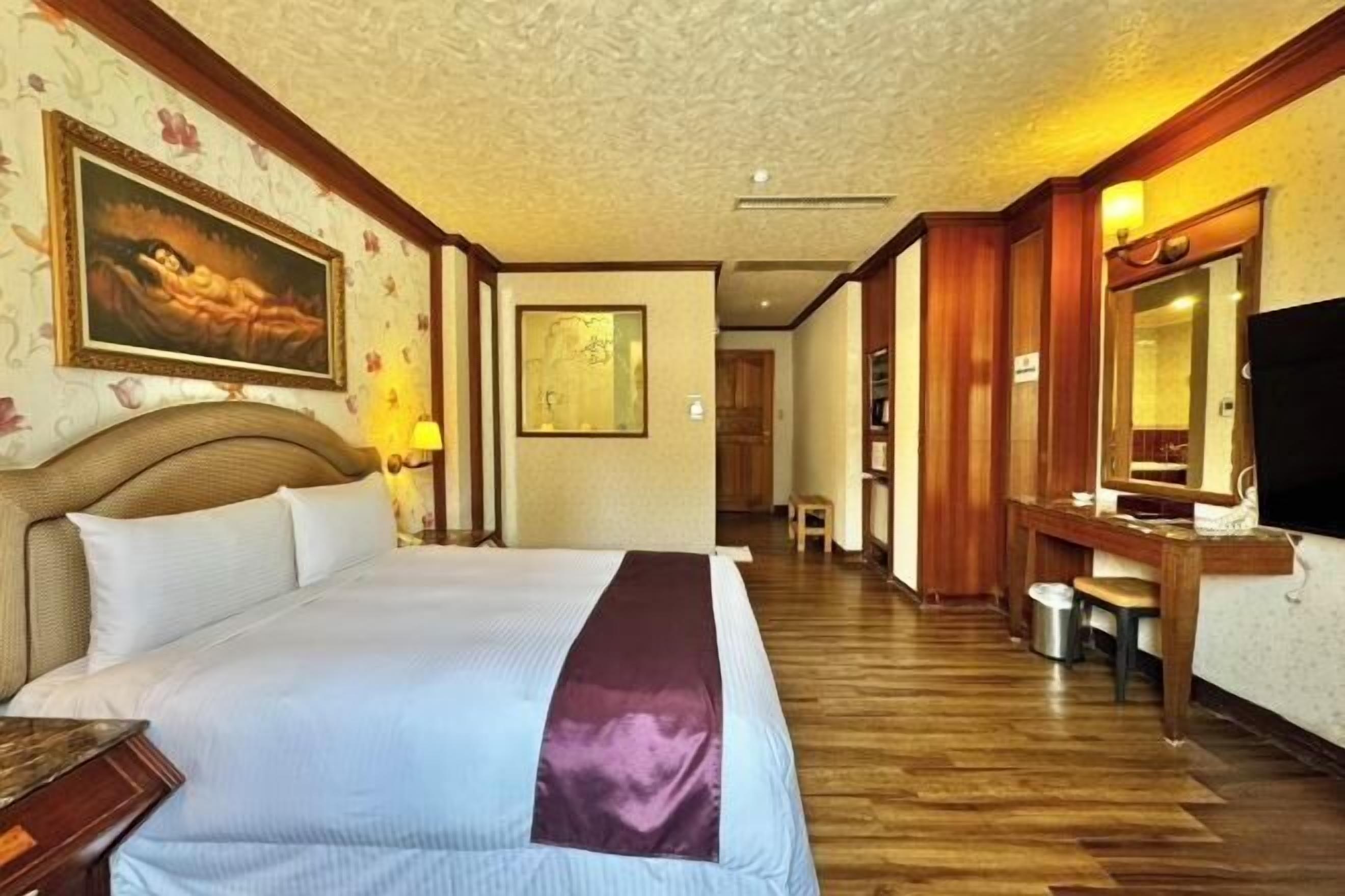 Down comforters, blackout drapes, free WiFi, bed sheets