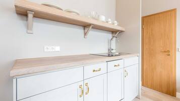 Kühlschrank, Geschirrspüler