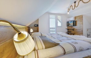 3 bedrooms, WiFi, bed sheets