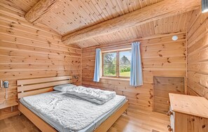 4 bedrooms, travel crib, free WiFi - 4 bedroom stunning home in Otterup (Otterup)