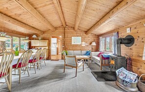 TV, fireplace, DVD player